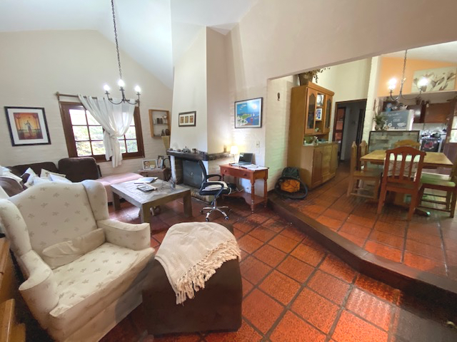 Imperdible chalet en zona residencial