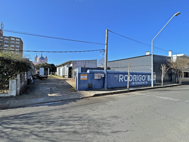 Terreno a dos cuadras de la plaza San Fernando de Maldonado