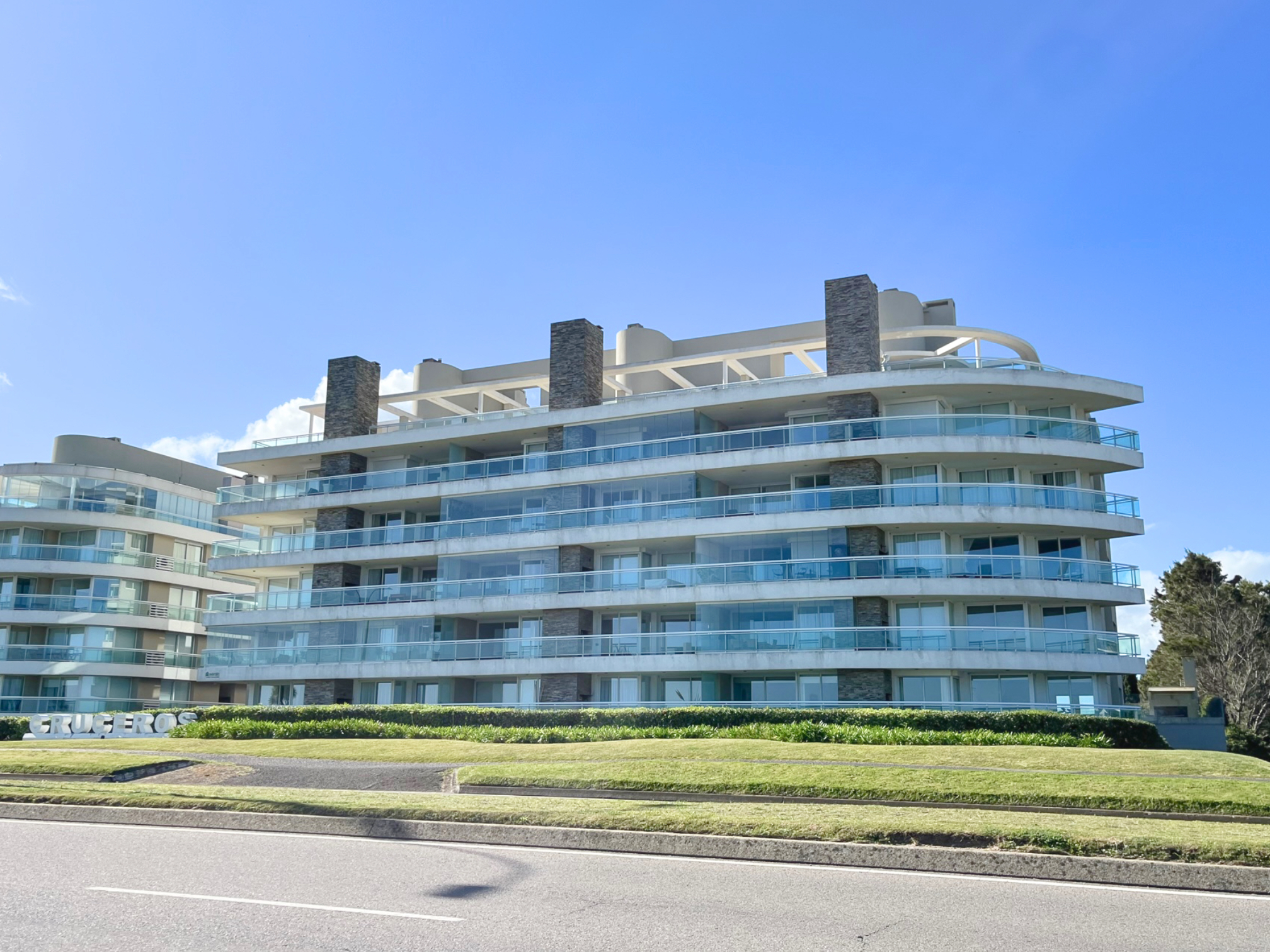 Apartamento de dos dormitorios en edificio Cruceros