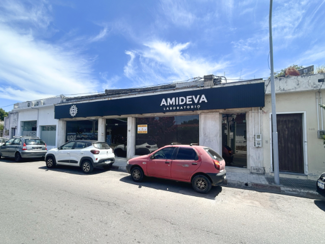 Local comercial ubicado en pleno centro de Maldonado