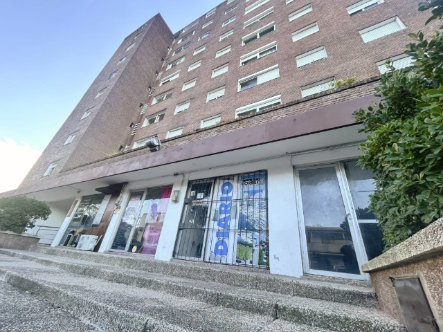 Local comercial en Torre Virrey