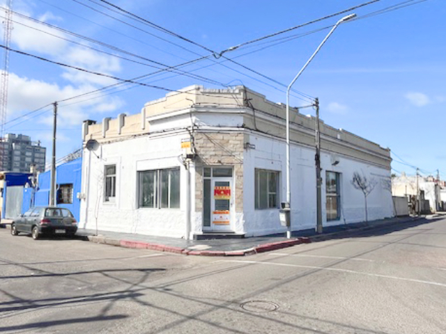 Local esquinero en pleno centro de Maldonado