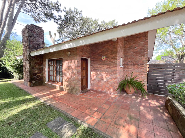Importante chalet en zona residencial